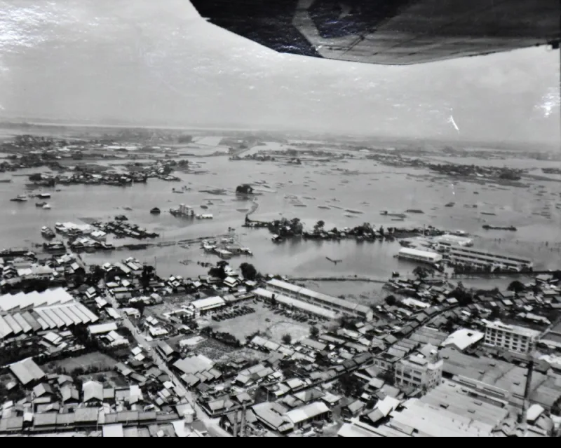 1959年9月の伊勢湾台風で浸水した市街地（陸上自衛隊第10師団撮影）