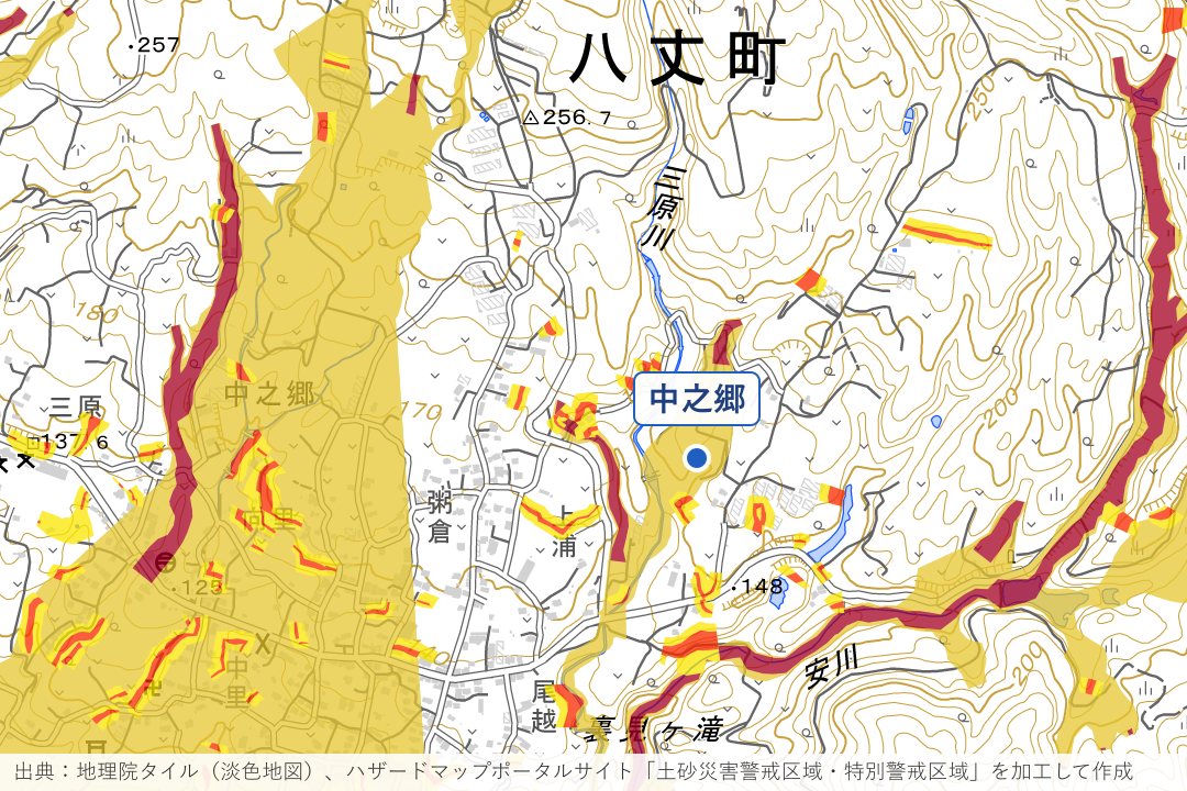 中之郷の集落と三原川沿い周辺の土砂災害警戒区域を重ねた地図