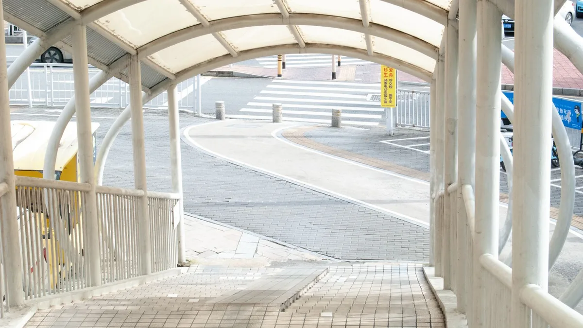 車が入れない歩行者用の通路
