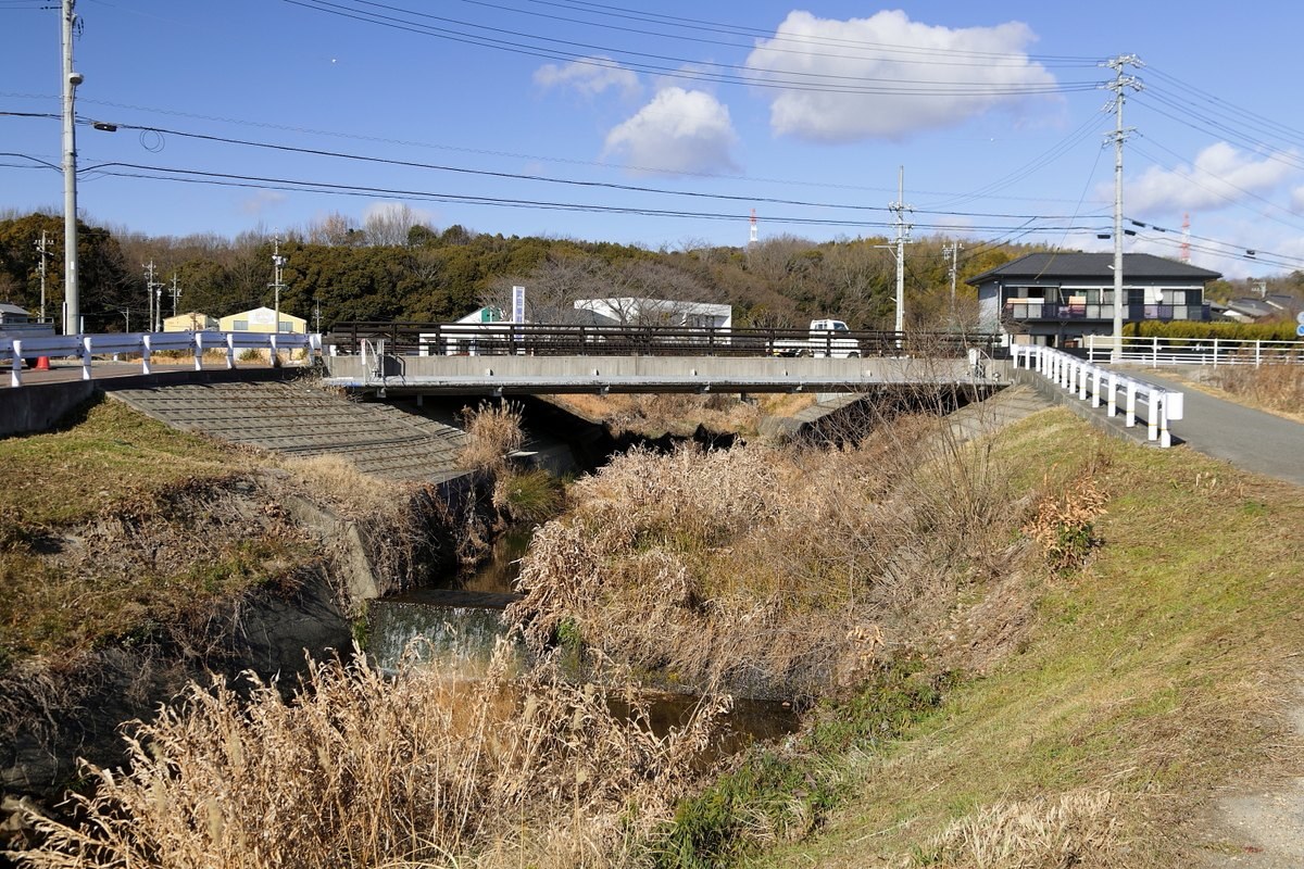 天白川に架かる下川田橋（愛知県日進市三本木町字下川田、2024年1月）