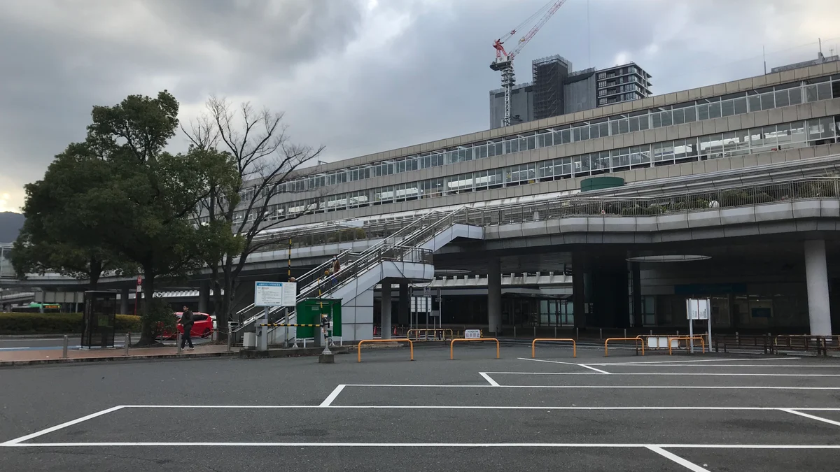 小倉駅の新幹線口駅舎を駅前から見た実景