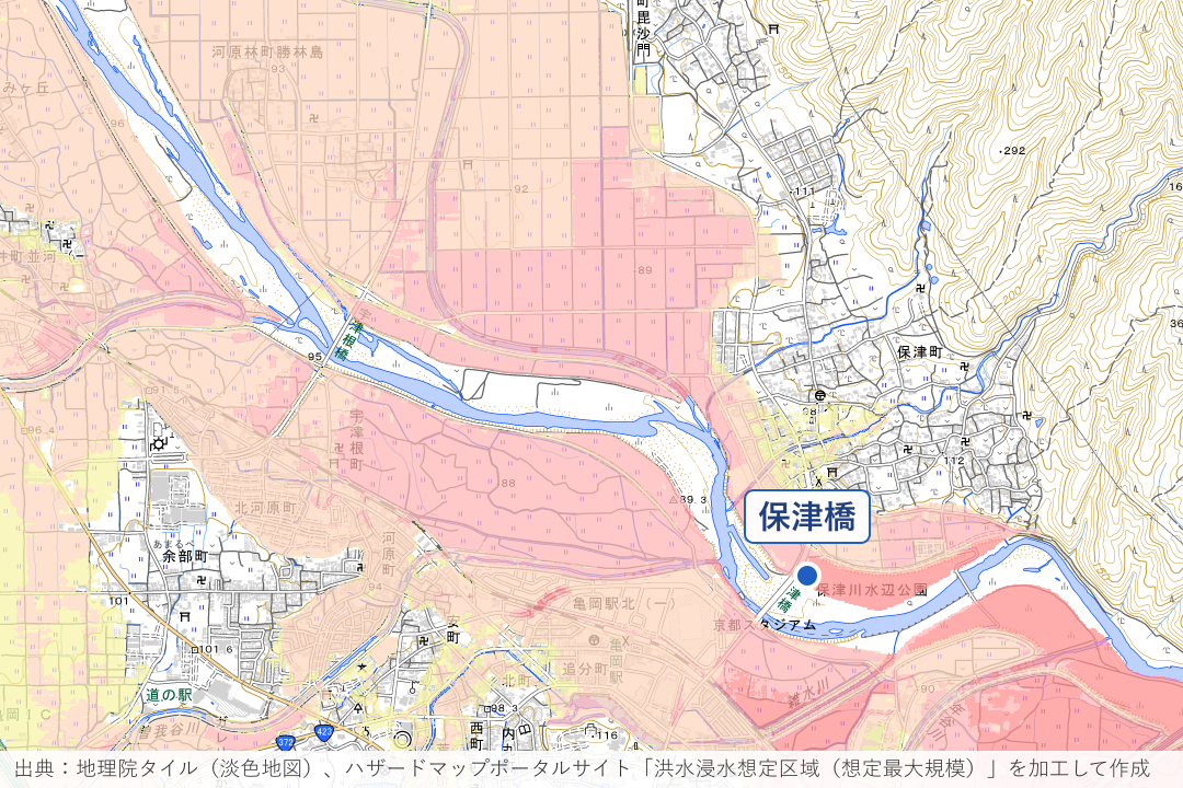 保津橋の北、保津町・河原林町の低地周辺の洪水浸水想定区域を重ねた地図