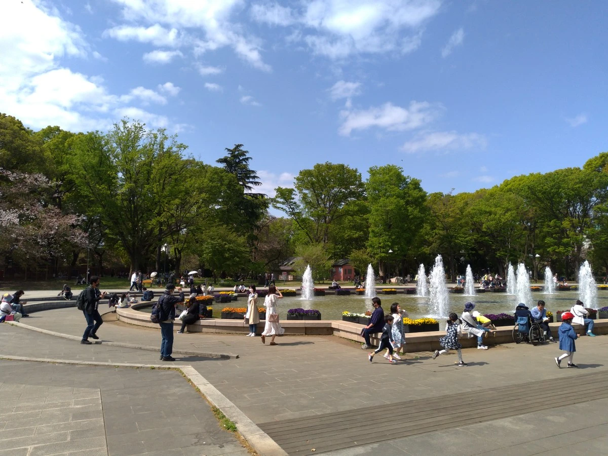 上野恩賜公園の噴水と広場