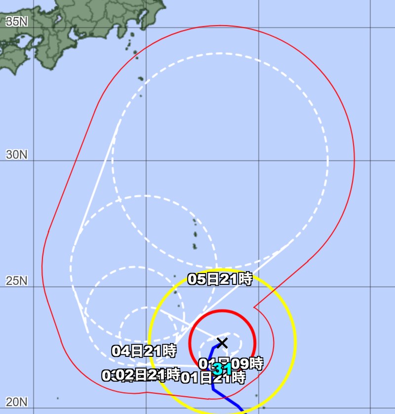 気象庁の台風情報の画面（10月31日21時の実況）。台風31号は小笠原近海でほとんど止まり、11月4日21時ごろから北へ、5日21時ごろは伊豆諸島の南へ進む予想の予報円と暴風警戒域