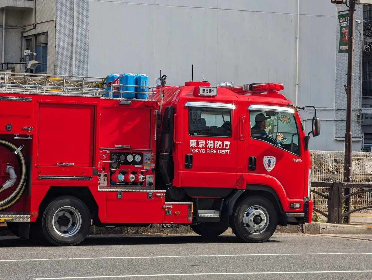 消防車のイメージ写真。今回の人物や現場を撮影したものではありません