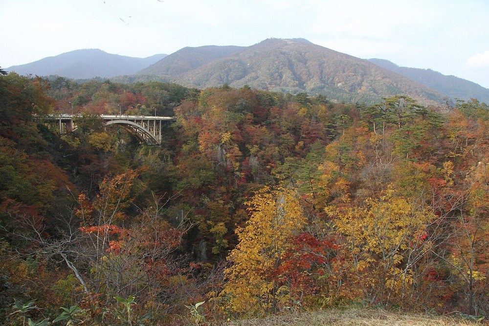 紅葉した鳴子峡の谷（2015年10月撮影）