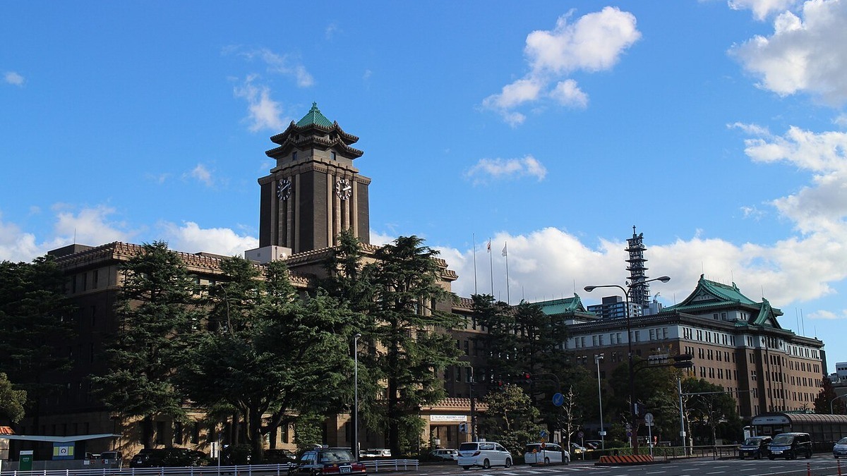 愛知県庁と名古屋市役所の建物