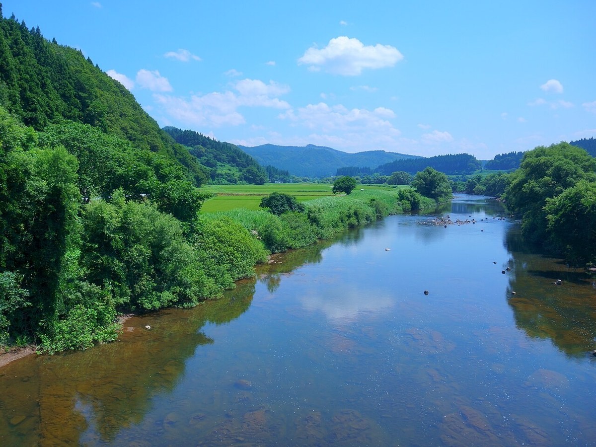 由利高原鉄道の吉沢〜西滝沢間の橋梁から見た平常時の子吉川